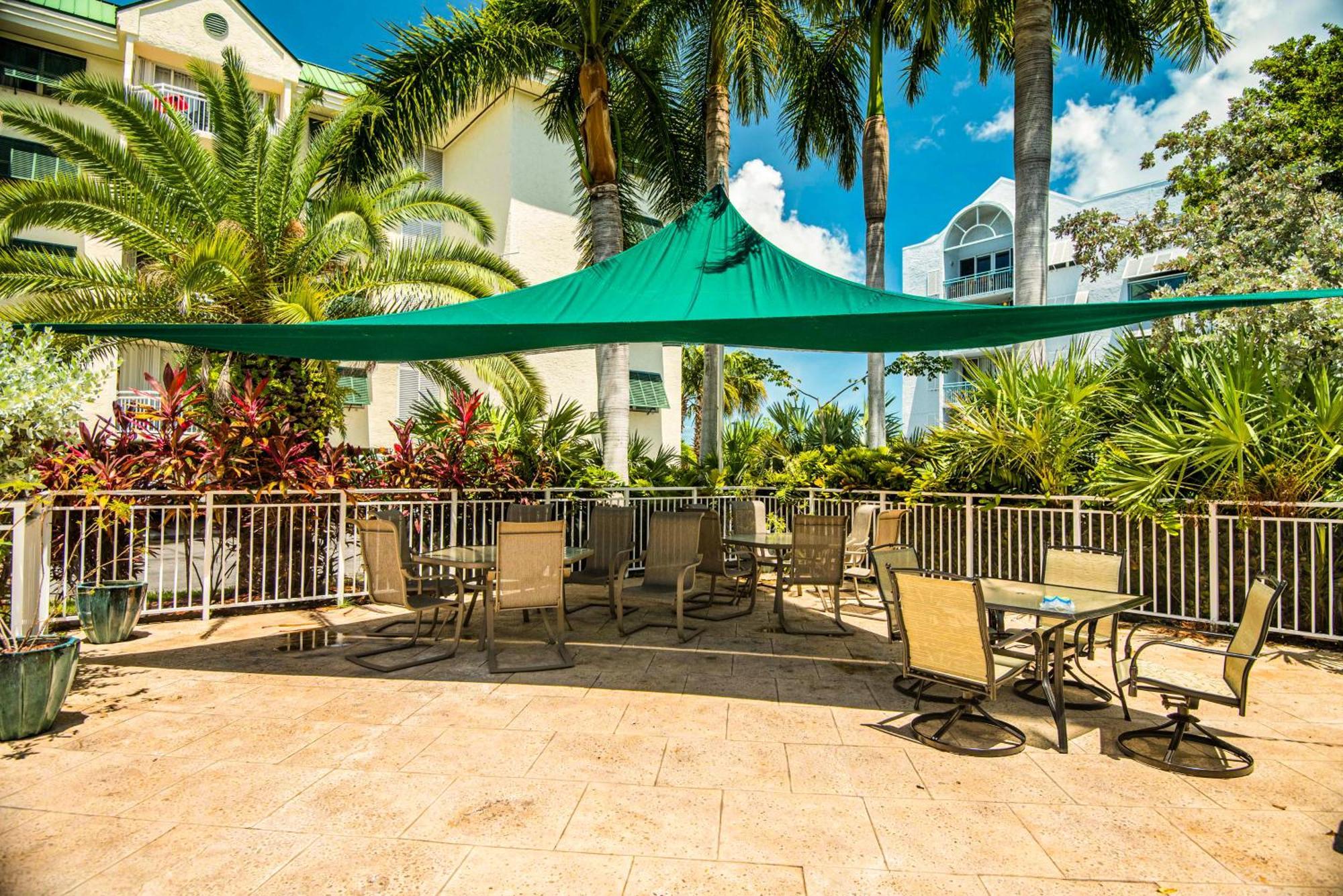 Sunrise Suites - Sea Breeze Suite 101 Cayo Hueso Habitación foto